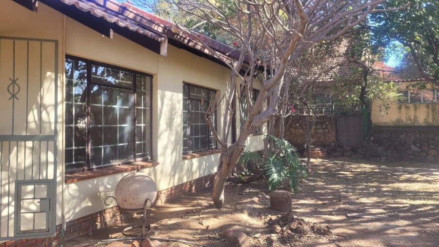 To Let 4 Bedroom Property for Rent in Elandsrand North West